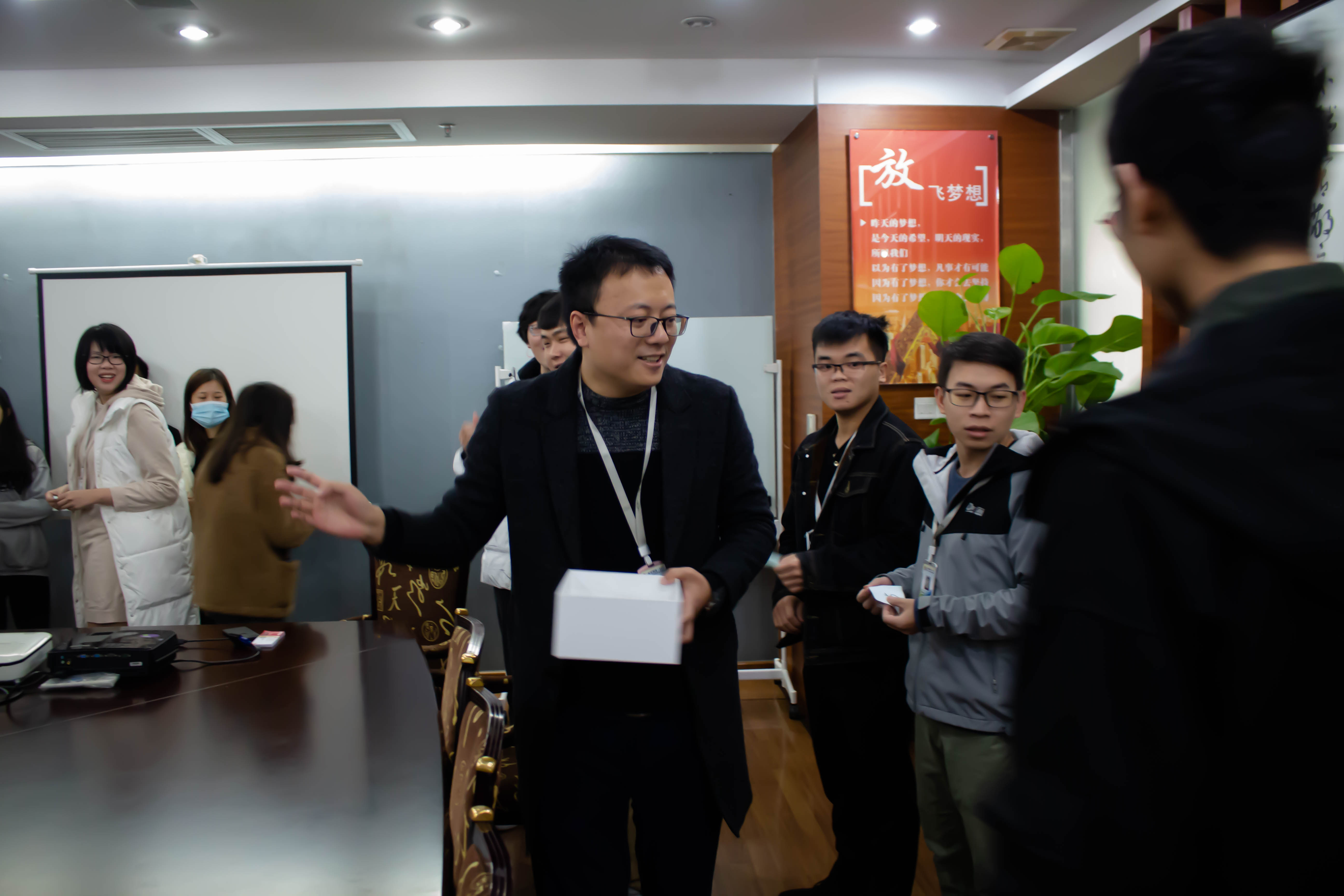 米可網(wǎng)絡(luò)